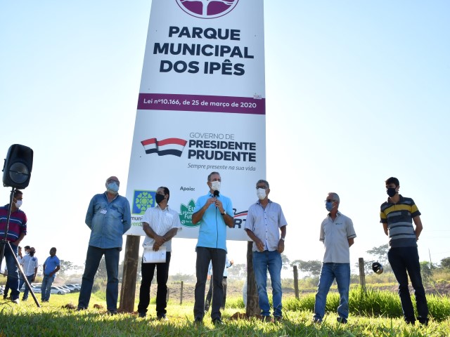 Prefeito inaugura Parque Municipal dos Ipês às margens da Rodovia Raposo Tavares
