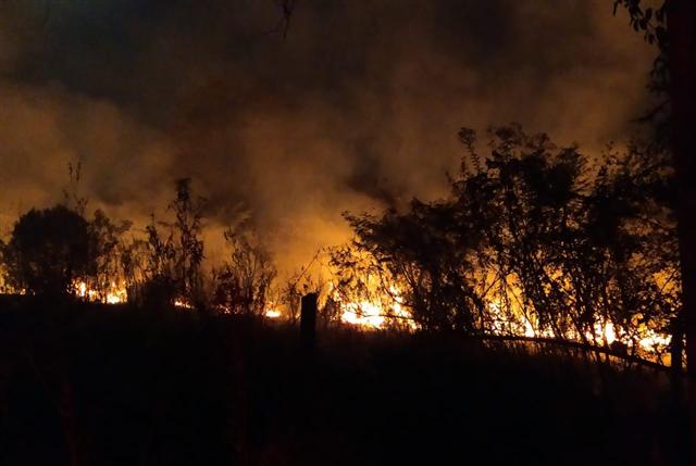 Defesa Civil Municipal realiza combate a incêndios na Operação Estiagem 