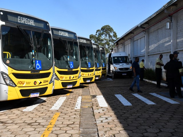 Transporte público recebe mais cinco ônibus da SOU e van para deslocamento de cadeirantes