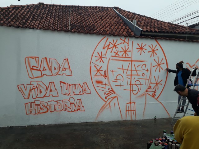 Semana da Pessoa em Situação de Rua conta com grafitagem na fachada do Creas-Pop
