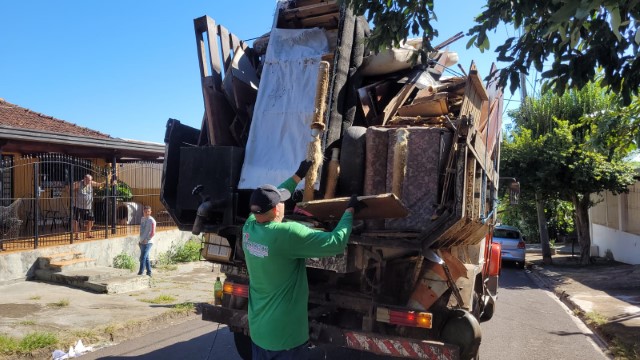 Prefeitura recolhe 31 caminhões de inservíveis em Força Tarefa de combate à Dengue
