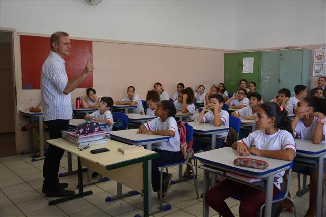 Prefeito acompanha atividades escolares de duas unidades de Montalvão