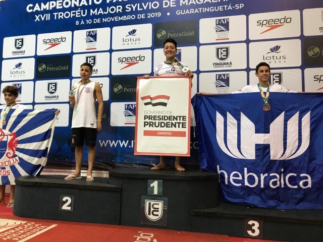 Nadador Bruno Hosokawa de Oliveira conquista três medalhas em Campeonato Paulista