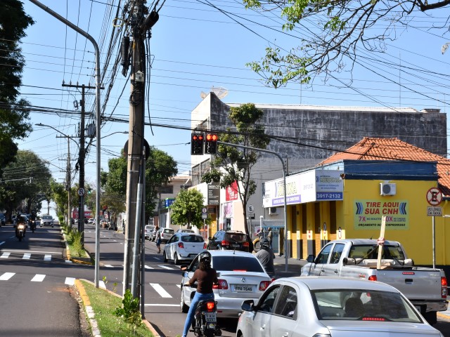 Semob implanta novos semáforos em dois cruzamentos da Avenida Manoel Goulart 