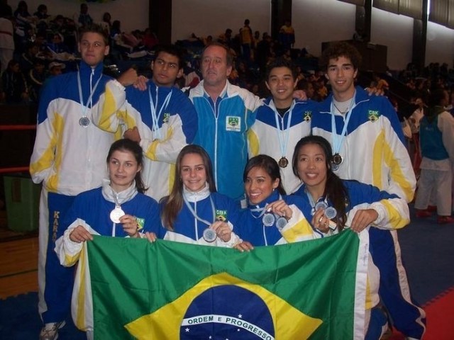  Técnico de karatê Luiz Otávio Lacombe é homenageado pela Semepp