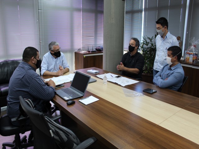 Construtura Yticon comparece à prefeitura e apresenta novo empreendimento
