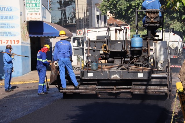 Obras de recapeamento asfáltico são concluídas na Rua Rui Barbosa