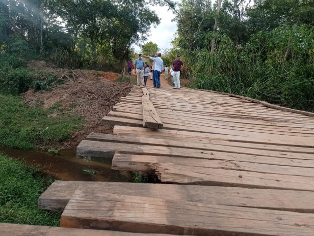 Prefeitura inicia recuperação da ponte do ‘Córrego da Onça’ e evita desvio de 30 km