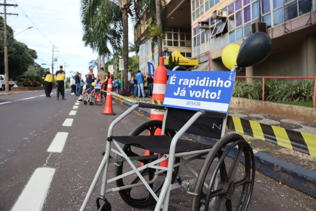Em início do Maio Amarelo, Prefeitura conscientiza sobre vagas para idosos e deficientes 