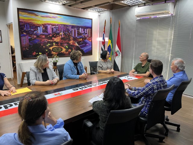 Prefeito Tupã recebe deputada estadual Márcia Lia, que destina R$ 200 mil a Prudente