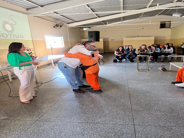 Prefeitura e Prudenco realizam homenagem ao Dia das Mães para 160 mulheres