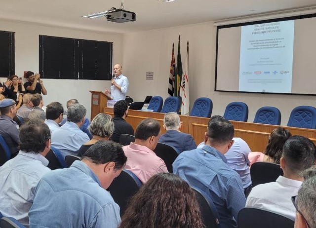 Tupã participa de evento com secretário estadual de Desenvolvimento Econômico, Jorge Lima