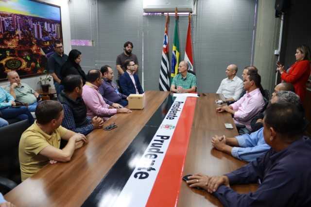 Fundo Social recebe doação de cobertores da Polícia Civil através do Deinter 8