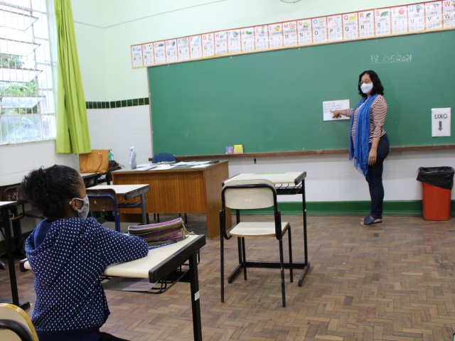 Seduc retoma plantão presencial em todas as 64 unidades da rede nesta segunda-feira