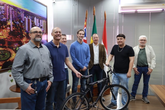 Prefeitura e Unoeste entregam premiação aos participantes do Mutirão do Lixo Eletrônico