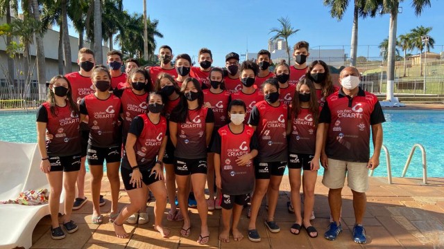 Atletas de Futebol Feminino do Centro Olímpico competirão o