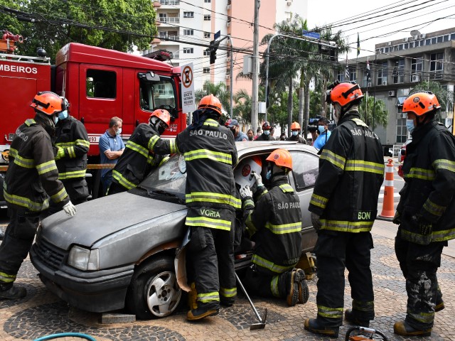 Simulação de resgate na Praça 9 de Julho integra Semana Nacional de Trânsito