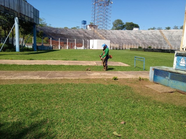 Estádio Prudentão recebe mutirão de limpeza visando jogos do Grêmio Prudente