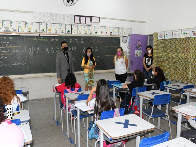 Seduc acompanha visita do Geduc à Escola Municipal Rui Berbert