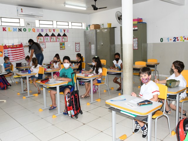 Secretaria de Educação realiza retorno de 100% das aulas presenciais nesta terça-feira 