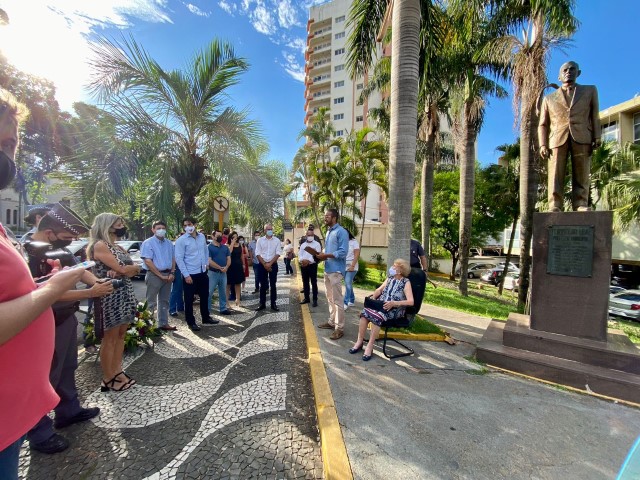 Cerimônia homenageia 56º aniversário de falecimento de Florivaldo Leal 