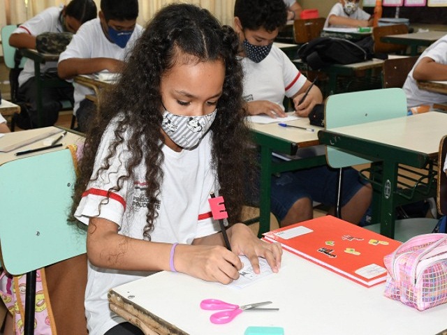 Volta às aulas em PP: estudantes da rede municipal retornam de forma 100% presencial