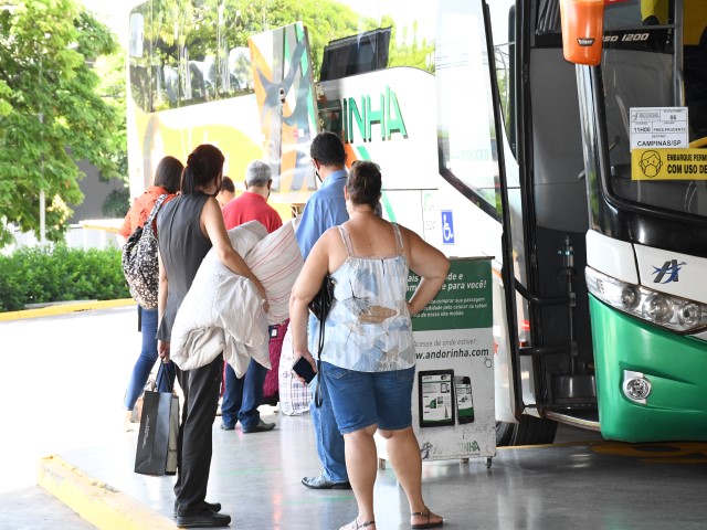 Administração da rodoviária estima que 10,4 mil passageiros passarão pelo local no feriado