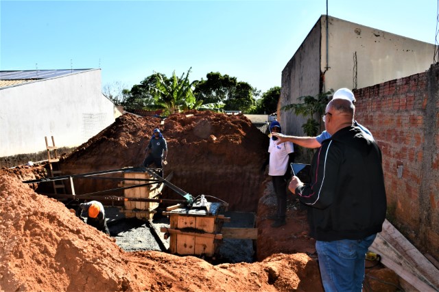 Seplan embarga obra irregular no Maré Mansa de antena de transmissão de telefonia  