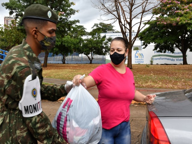 Campanha do agasalho terá mutirões Drive-Thru nos dias 21 de maio e 25 de junho 