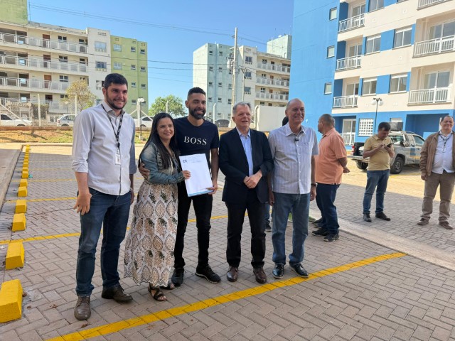 Prefeito Tupã entrega últimas unidades habitacionais da CDHU no Humberto Salvador