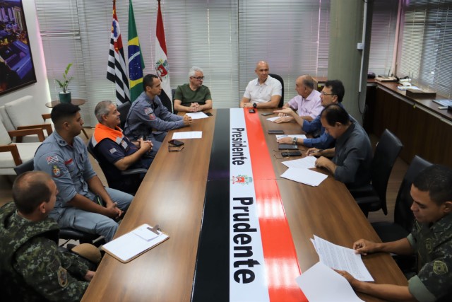 Prefeitura, Defesa Civil, Bombeiro e Ambiental se reúnem novamente para análise no Furquim