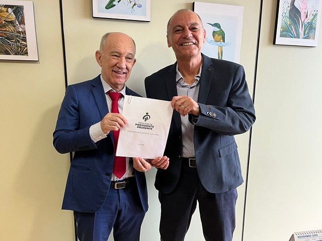 Em Brasília, Tupã visita deputado Rui Falcão em busca de recursos para centro empresarial