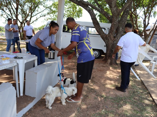 UVZ promove último plantão do ano para vacinação e testagem de pets no Parque do Povo