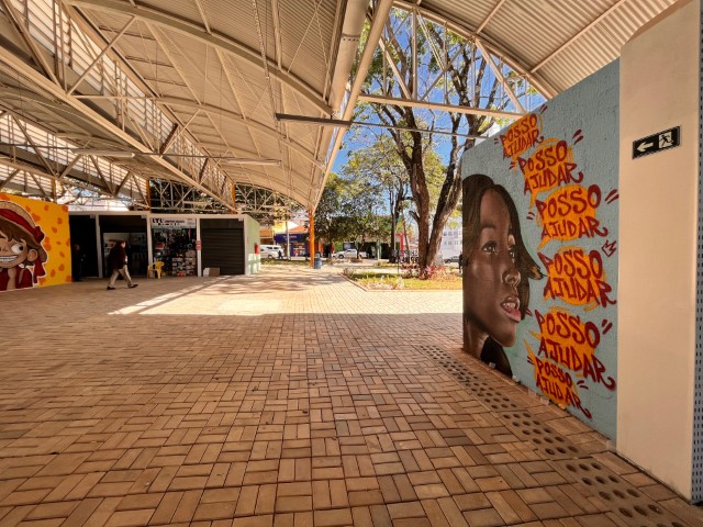 Brinquedos infláveis gratuitos no Shopping Popular integra programação de Natal