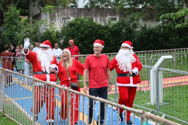 Chegada do Papai Noel e música marcam programação de natal no Chalé no Parque do Povo 