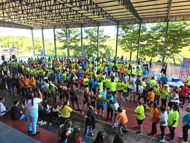 Sorria 60+ reúne 400 idosos em manhã de integração e bem-estar