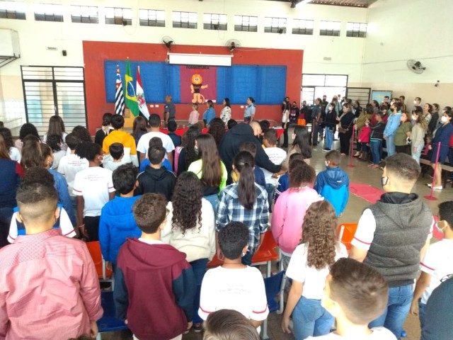 Proerd entrega diplomas para 77 alunos da Escola Municipal Antônio Moreira