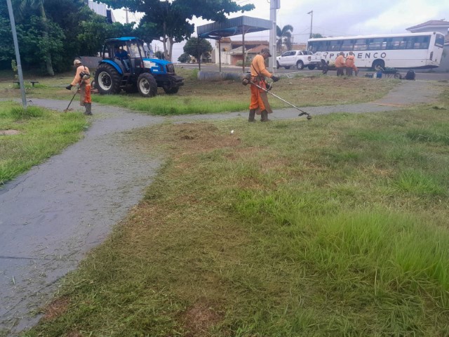 Sua Vida Melhor Ainda: mesmo com chuva, ações de zeladoria seguem no Maré Mansa e Imperial