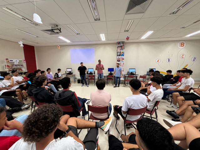 Assistência Social promove palestra para alunos sobre prevenção da violência