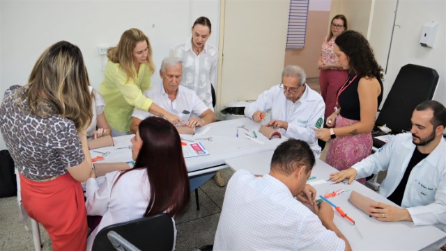 Médicos da rede municipal de Prudente recebem treinamento sobre Implanon