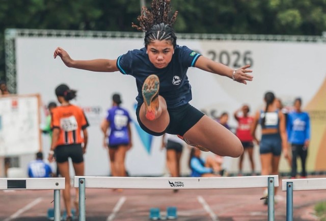 Júlia Isogai Guedes brilha no JEESP 2026 e conquista título com recordes pessoais