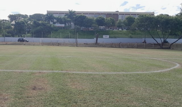 Secretaria de Esportes revitaliza Campo do Jardim Brasília, na zona leste
