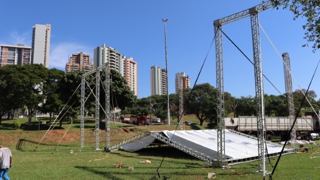 Estrutura da Marcha para Jesus começa a ganhar forma no Parque do Povo