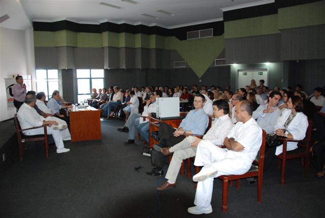 Prefeitos e representantes de 45 municípios buscam melhorar atendimento à saúde