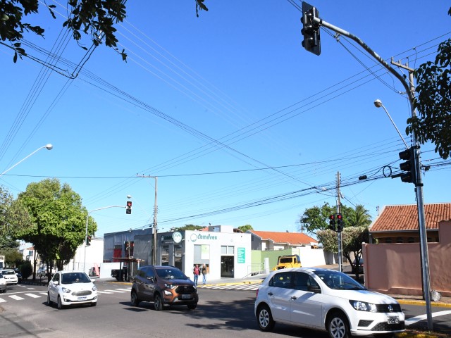 Semob inicia operação no semáforo entre Avenida JK e Rua Luís Alves dos Santos, no Everest