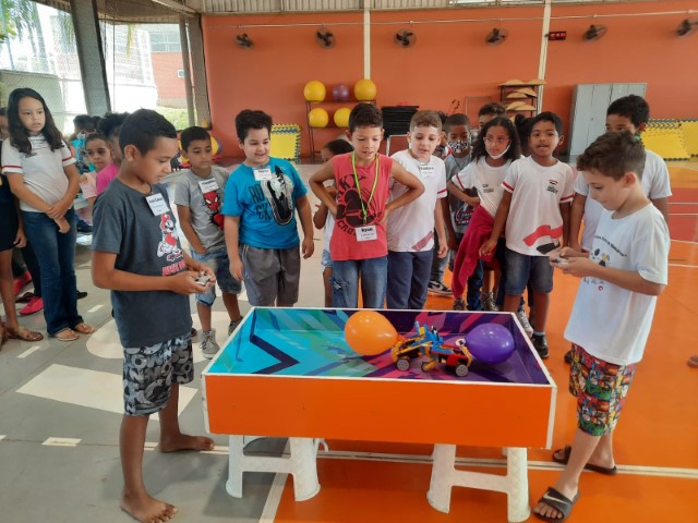 Alunos da rede municipal de ensino de Prudente participam de campeonato de Robótica