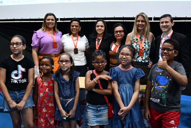 Rally dos Sertões: Prefeitura, SAS Brasil e Unoeste entregam óculos para 184 crianças