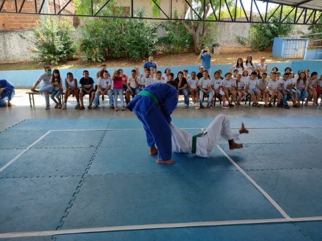 E.M. Pioneira Ludovica Ligabo realiza Festival de Judô para encerramento das atividades