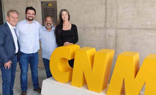 Em Brasília, Ed Thomas participa de reuniões na CNM e FNDE 