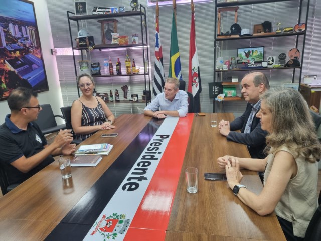 Secretaria da Fazenda apresenta ao prefeito projeto de educação fiscal Fazenda Aberta 